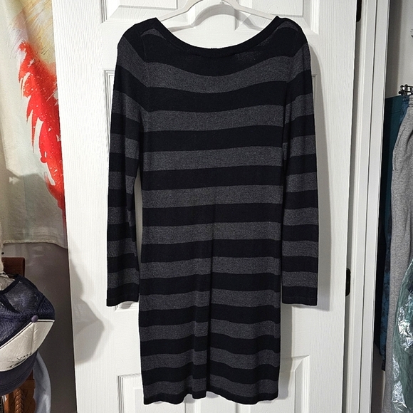 HP🎉 French Connection Black and Gray Striped Sweater Dress - Size 10 - Picture 7 of 11
